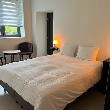 Ecole Buissonniere Bed & Breakfast *