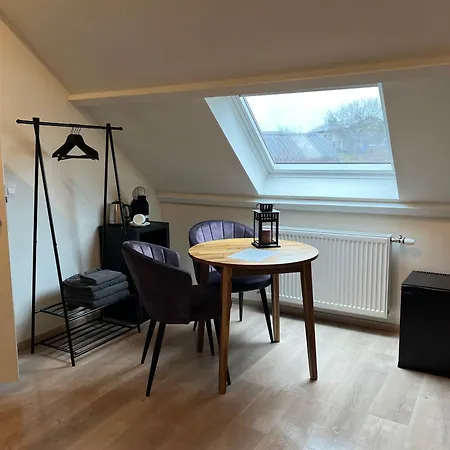 Ecole Buissonniere Bed & Breakfast *